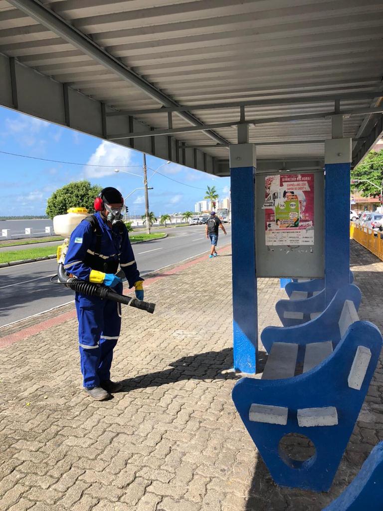Na capital, desinfecção de ônibus e terminais continua sendo realizada diariamente - SMTT Aracaju